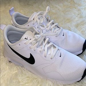 Women’s Nike Air Max Tavas